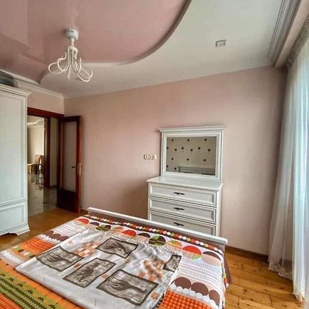 Apartment Dolphin Batumi Exterior foto