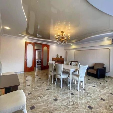Apartment Dolphin Batumi Exterior foto