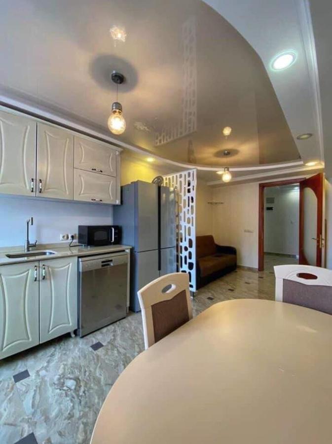Apartment Dolphin Batumi Exterior foto