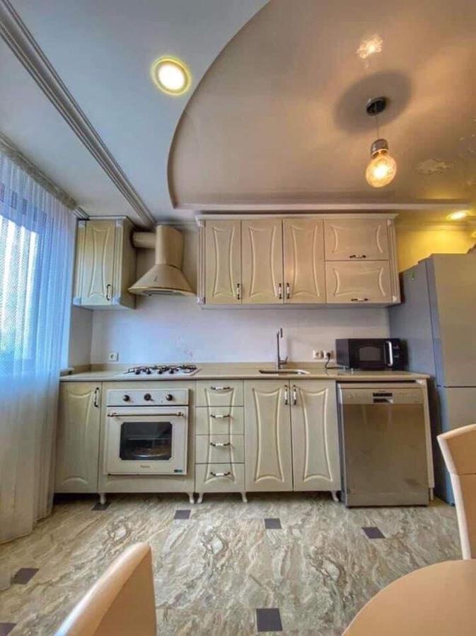 Apartment Dolphin Batumi Exterior foto