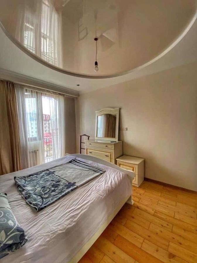 Apartment Dolphin Batumi Exterior foto