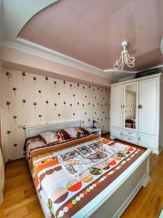 Apartment Dolphin Batumi Exterior foto
